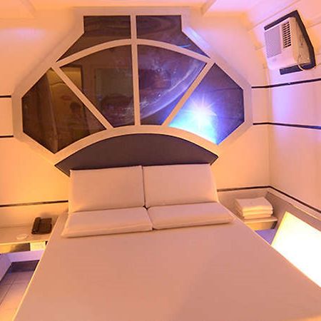 Astrotel Guadalupe Mandaluyong Екстериор снимка